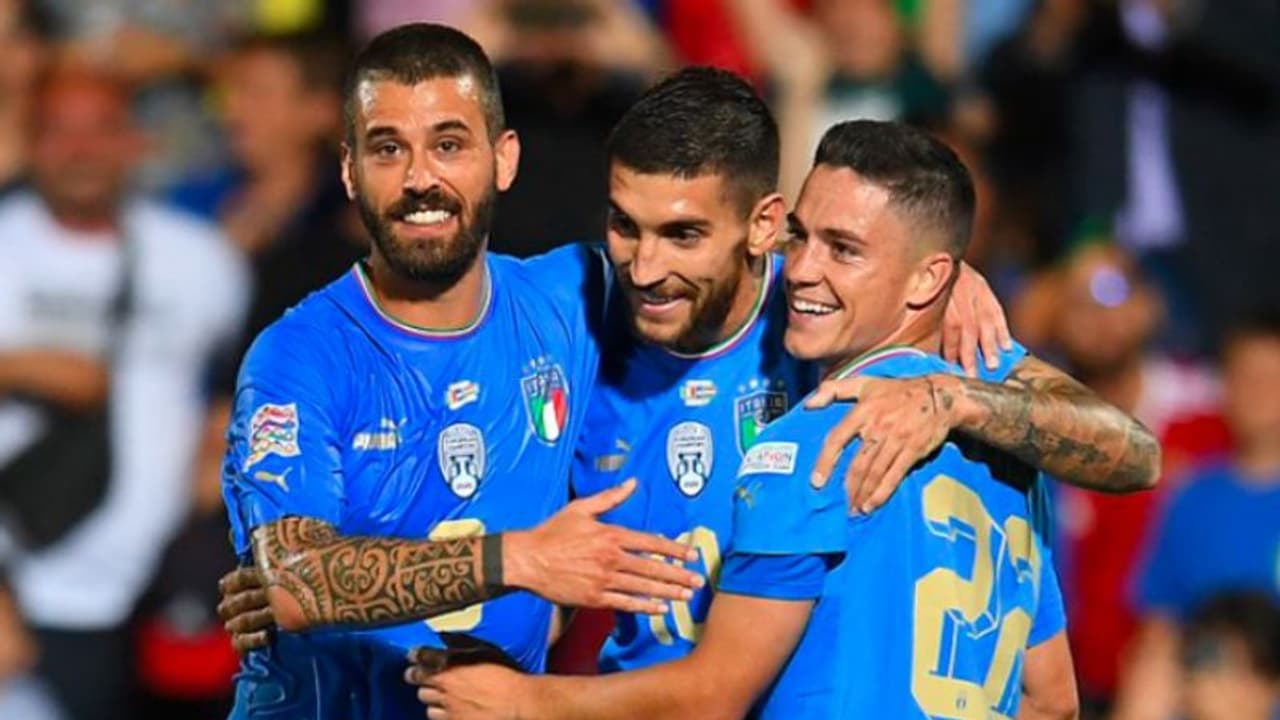 উয়েফা নেশসনস লিগে ঘুড়ে দাঁড়াল ইতালি, হাঙ্গেরিকে হারাল ২ ১ গোলে উয়েফা নেশসনস লিগে ঘুড়ে দাঁড়াল ইতালি, হাঙ্গেরিকে হারাল ২ ১ গোলে