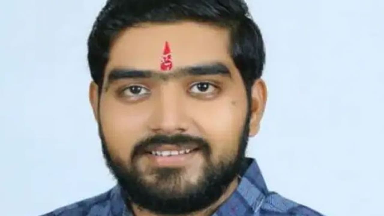 கான்பூர் வன்முறை விவகாரம்... நபிகள் குறித்து சர்ச்சை பதிவிட்ட பா.ஜ.க. தலைவர் அதிரடி கைது..! கான்பூர் வன்முறை விவகாரம்... நபிகள் குறித்து சர்ச்சை பதிவிட்ட பா.ஜ.க. தலைவர் அதிரடி கைது..!