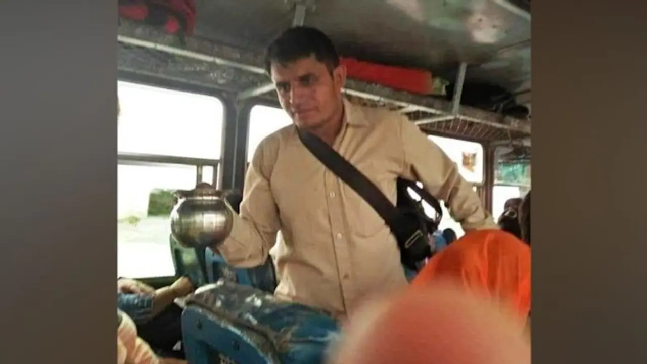 Viral: Haryana bus conductor offers water to all passengers, netizens appreciate him Viral: Haryana bus conductor offers water to all passengers, netizens appreciate him