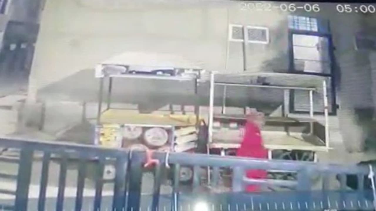 राजस्थान से चौंकाने वाली खबर: मिस्टर इंडिया की तरह गायब हो जाती है ये महिला! लोग बोले ये लेडी बहुत ही खतरनाक! राजस्थान से चौंकाने वाली खबर: मिस्टर इंडिया की तरह गायब हो जाती है ये महिला! लोग बोले ये लेडी बहुत ही खतरनाक!