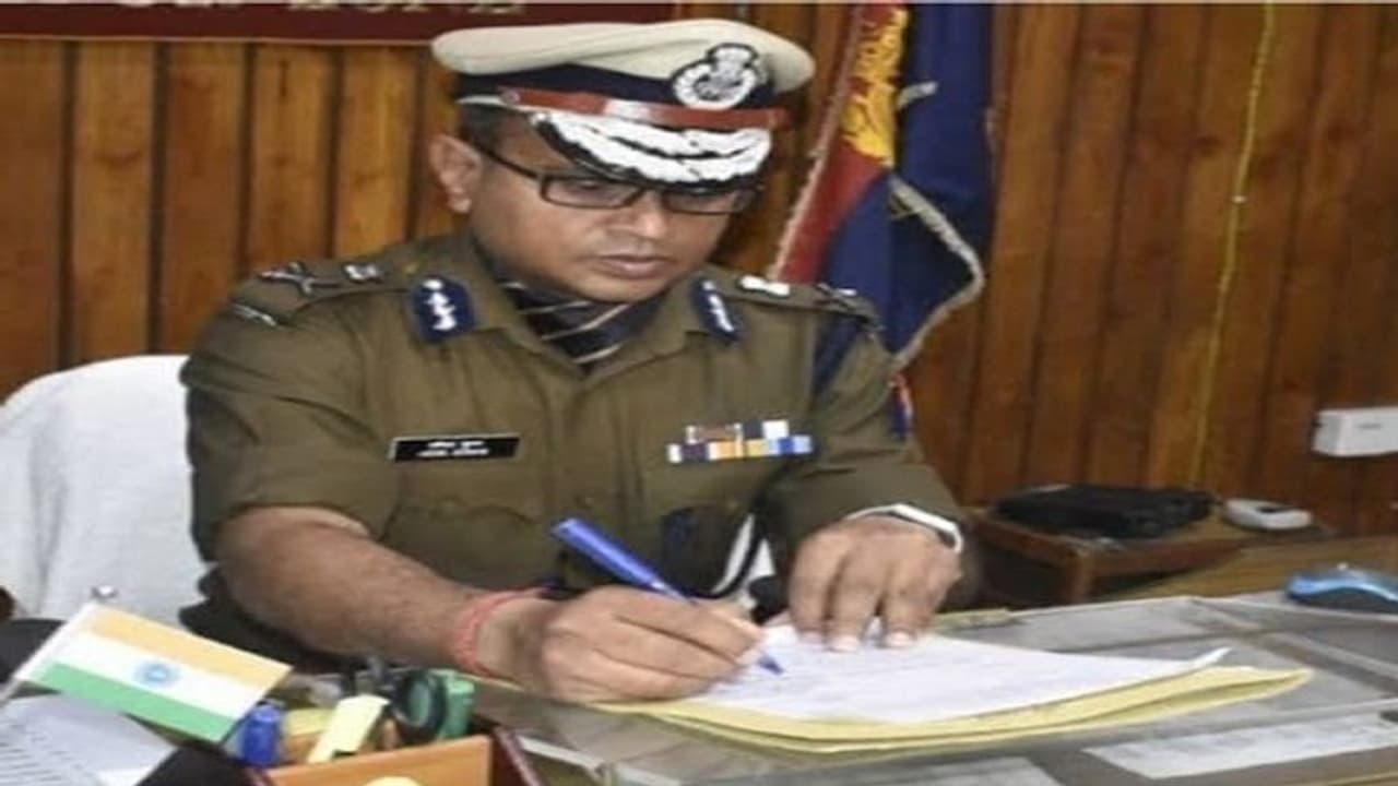 ऑपरेशन त्रिनेत्र के तहत गोरखपुर के बदमाशों पर कसा जाएगा शिकंजा, जानिए क्या है पूरा प्लान ऑपरेशन त्रिनेत्र के तहत गोरखपुर के बदमाशों पर कसा जाएगा शिकंजा, जानिए क्या है पूरा प्लान