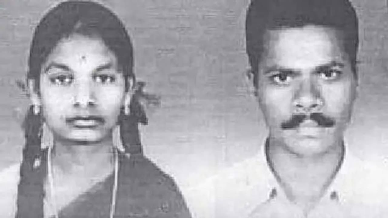 #BREAKING காது, மூக்கு வழியாக விஷம் ஊற்றி முருகன், கண்ணகி ஆணவ கொலை.. மரண தண்டனையை ஆயுள் தண்டனையாக குறைப்பு #BREAKING காது, மூக்கு வழியாக விஷம் ஊற்றி முருகன், கண்ணகி ஆணவ கொலை.. மரண தண்டனையை ஆயுள் தண்டனையாக குறைப்பு