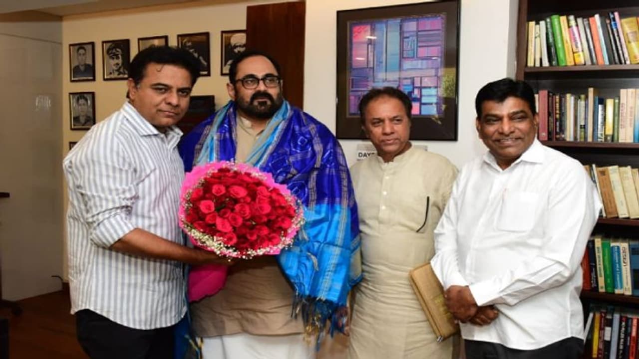 కేంద్ర మంత్రి రాజీవ్ చంద్రశేఖర్తో తెలంగాణ మంత్రి కేటీఆర్ భేటీ కేంద్ర మంత్రి రాజీవ్ చంద్రశేఖర్తో తెలంగాణ మంత్రి కేటీఆర్ భేటీ
