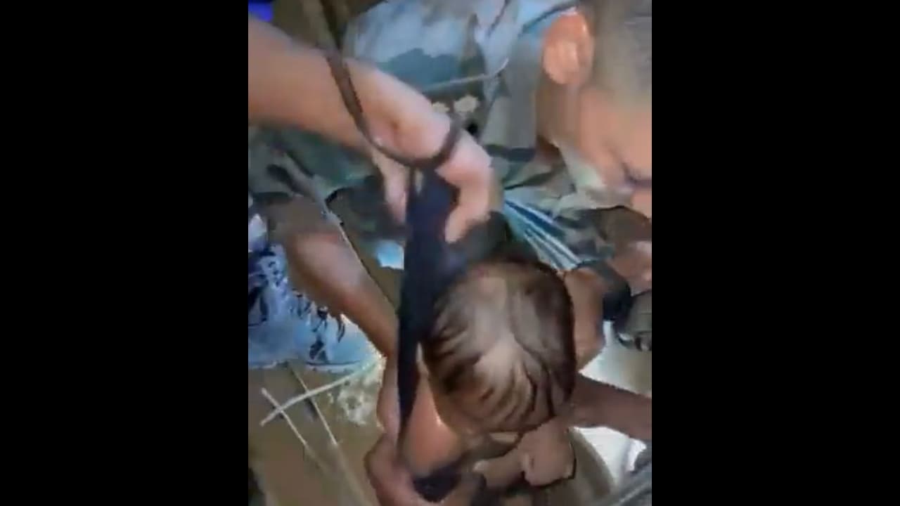 സൈന്യത്തിന്റെ കൈപിടിച്ച് ജീവിതത്തിലേക്ക്; കുഴൽക്കിണറിൽ വീണ രണ്ടുവയസ്സുകാരനെ രക്ഷപ്പെടുത്താൻ വെറും 40മിനിറ്റ് സൈന്യത്തിന്റെ കൈപിടിച്ച് ജീവിതത്തിലേക്ക്; കുഴൽക്കിണറിൽ വീണ രണ്ടുവയസ്സുകാരനെ രക്ഷപ്പെടുത്താൻ വെറും 40മിനിറ്റ്