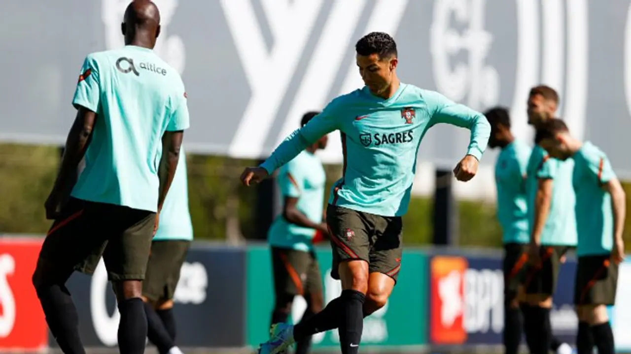 UEFA Nations League : ഗോളടി തുടരാന് റൊണാള്ഡോ; പോര്ച്ചുഗല് ചെക്ക് റിപ്പബ്ലിക്ക് പോരാട്ടം ഇന്ന് UEFA Nations League : ഗോളടി തുടരാന് റൊണാള്ഡോ; പോര്ച്ചുഗല് ചെക്ക് റിപ്പബ്ലിക്ക് പോരാട്ടം ഇന്ന്