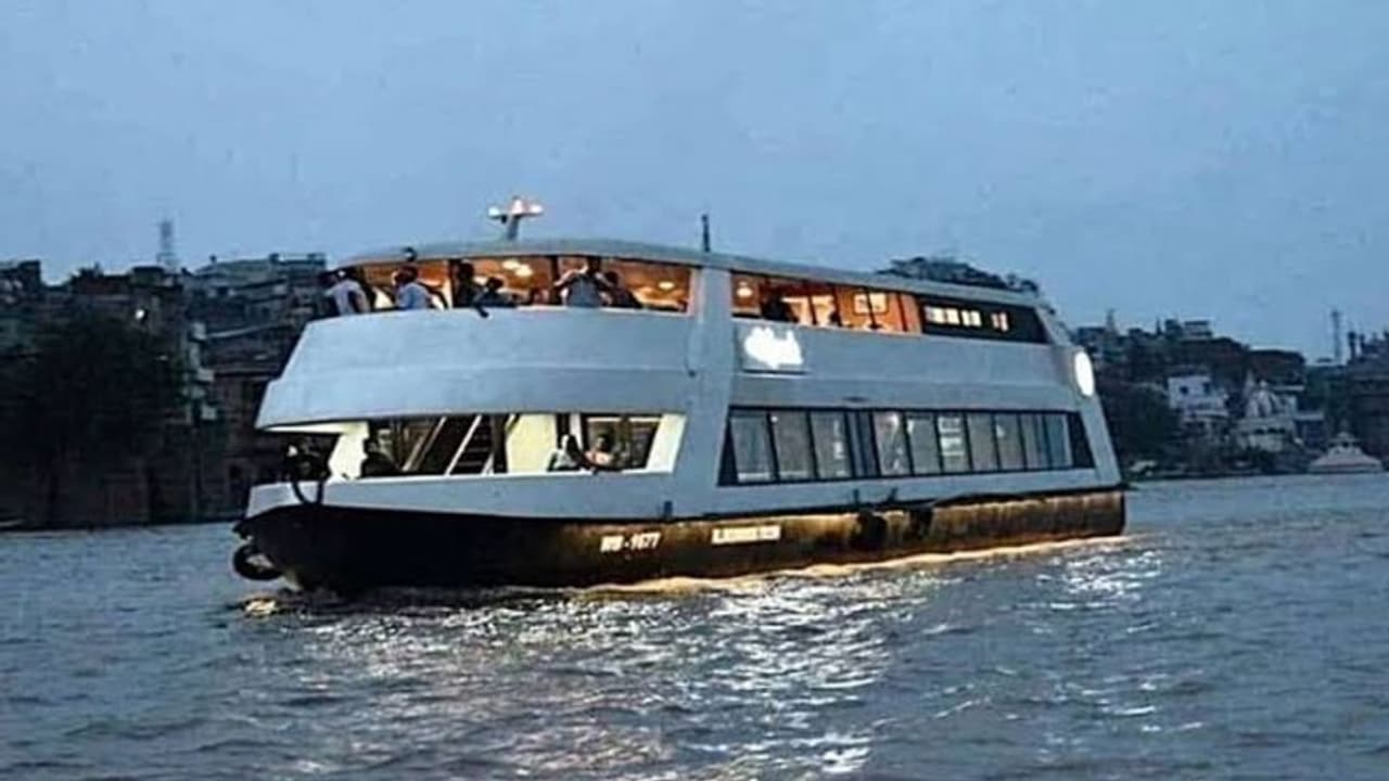 Inside Report: गंगा से गोमती नदी तक पर्यटकों को सैर कराएगा 'विवेकानन्द क्रूज', जानिए क्या है तैयारी Inside Report: गंगा से गोमती नदी तक पर्यटकों को सैर कराएगा 'विवेकानन्द क्रूज', जानिए क्या है तैयारी