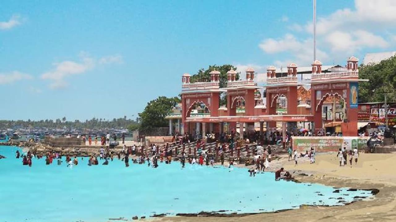 മകന്റെ ആത്മഹത്യയിൽ മനംനൊന്ത് ദമ്പതികൾ കടലിൽ ചാടി ജീവനൊടുക്കി മകന്റെ ആത്മഹത്യയിൽ മനംനൊന്ത് ദമ്പതികൾ കടലിൽ ചാടി ജീവനൊടുക്കി