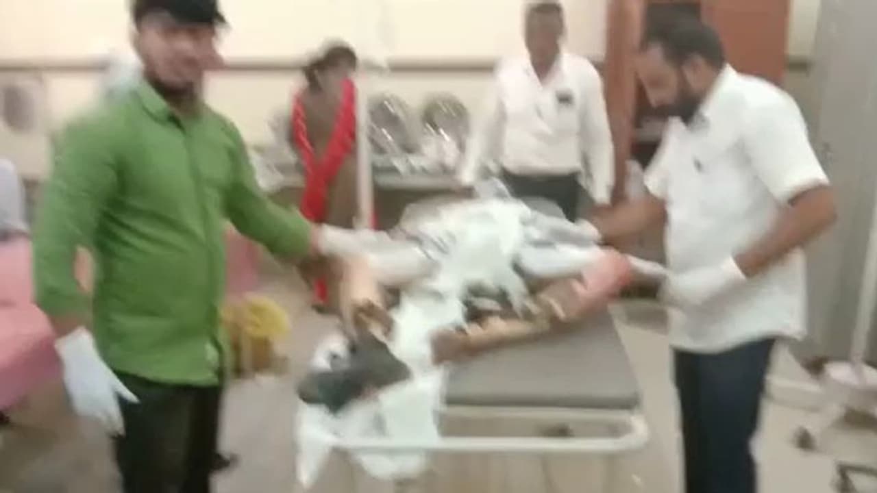 राजस्थान में वकील ने कोर्ट में खुद को आग लगाई, फिर लपटों से घिरा SDM को जलाने लगा, देखने वालों की रूह कांप गई