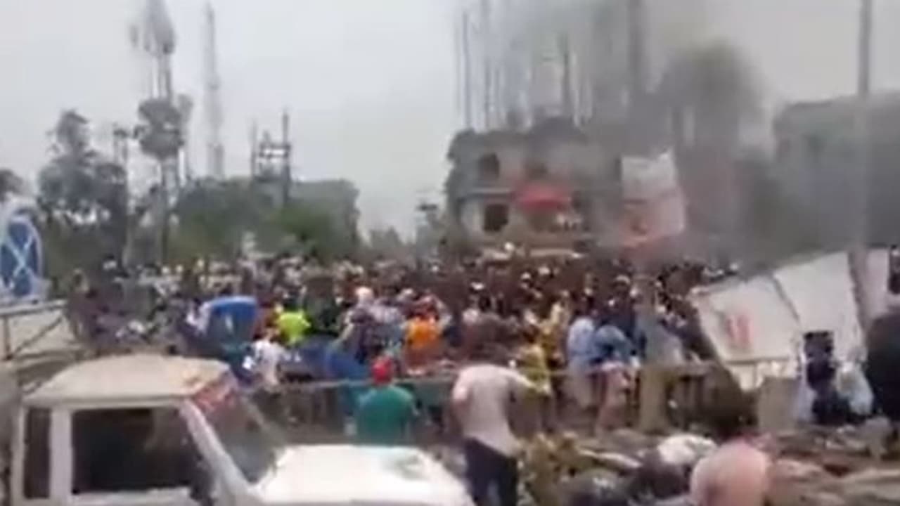 Prophet Row: అట్టుడుకుతున్న బెంగాల్.. నిరసనకారులపైకి భాష్పవాయు ప్రయోగం.. సీఎం మమతా బెనర్జీ ఏమన్నారంటే? Prophet Row: అట్టుడుకుతున్న బెంగాల్.. నిరసనకారులపైకి భాష్పవాయు ప్రయోగం.. సీఎం మమతా బెనర్జీ ఏమన్నారంటే?