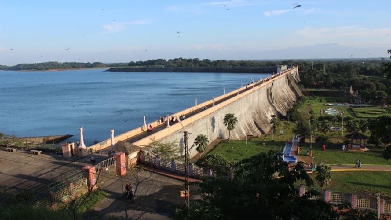 മലമ്പുഴ അണക്കെട്ടിന്റെ ജലനിരപ്പ് ഉയരുന്നു; ഷട്ടര് തുറക്കാൻ സാധ്യത, പ്രദേശവാസികള്ക്ക് ജാഗ്രതാ നിര്ദേശം മലമ്പുഴ അണക്കെട്ടിന്റെ ജലനിരപ്പ് ഉയരുന്നു; ഷട്ടര് തുറക്കാൻ സാധ്യത, പ്രദേശവാസികള്ക്ക് ജാഗ്രതാ നിര്ദേശം