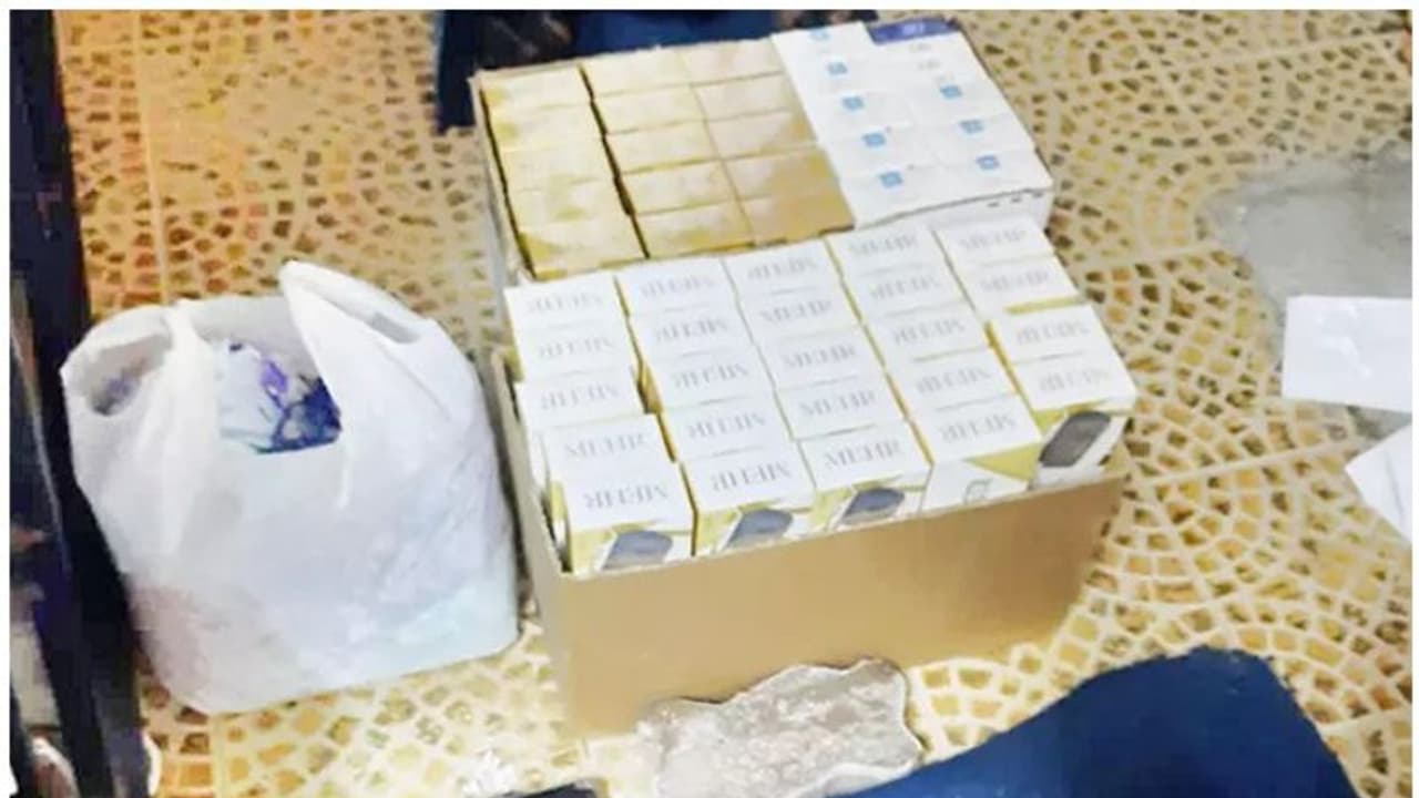 താമസസ്ഥലങ്ങളില് പരിശോധന; ഒമാനില് പുകയില ഉല്പ്പന്നങ്ങള് പിടികൂടി താമസസ്ഥലങ്ങളില് പരിശോധന; ഒമാനില് പുകയില ഉല്പ്പന്നങ്ങള് പിടികൂടി