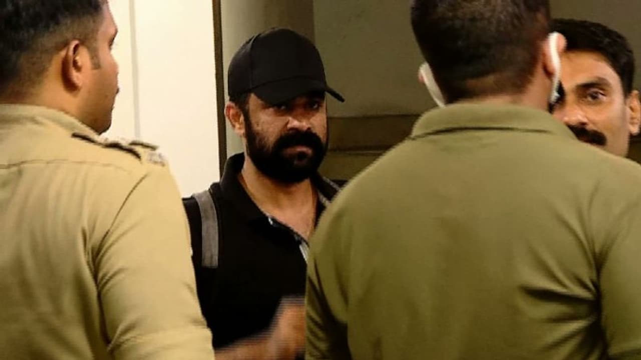 மயக்க மருந்து கொடுத்து நடிகையை பலாத்காரம் செய்த விவகாரம்... மலையாள நடிகரை அதிரடியாக கைது செய்தது போலீஸ்