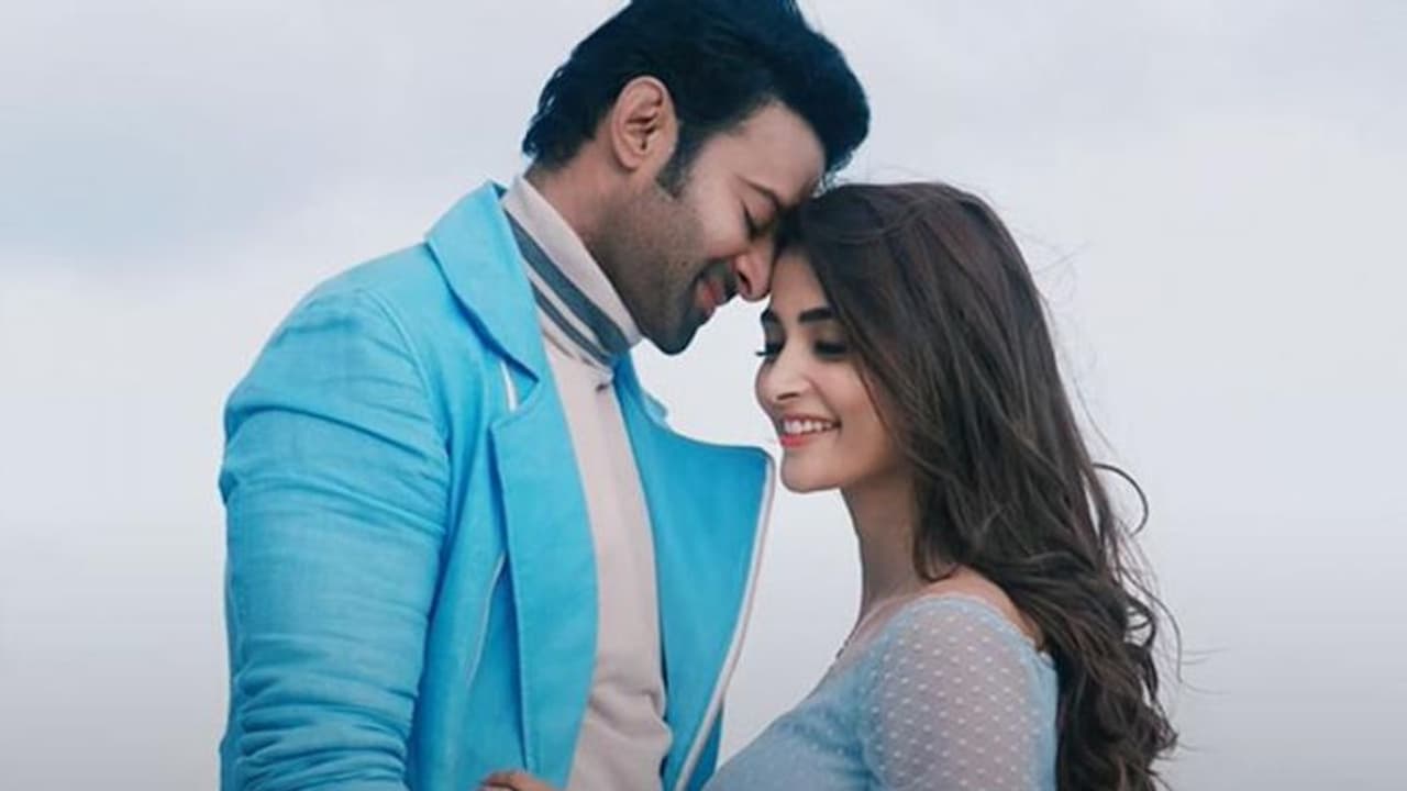 SHOCKING: प्रभास की हीरोइन के साथ फ्लाइट में हुई अभद्रता, दुखी अदाकारा ने सुनाई आपबीती SHOCKING: प्रभास की हीरोइन के साथ फ्लाइट में हुई अभद्रता, दुखी अदाकारा ने सुनाई आपबीती