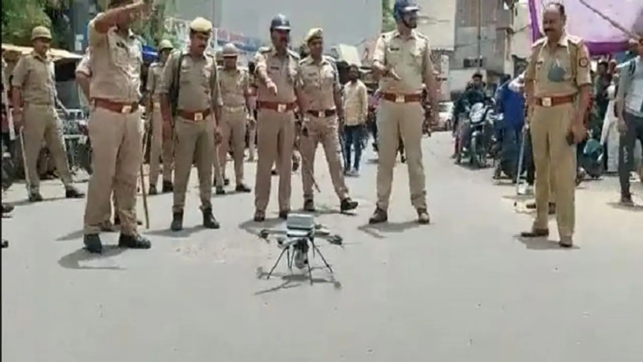 जुमे की नमाज को लेकर अलर्ट पुलिस ने कानपुर पहुंचे मुस्लिम लीग सांसद को वापस भेजा जुमे की नमाज को लेकर अलर्ट पुलिस ने कानपुर पहुंचे मुस्लिम लीग सांसद को वापस भेजा