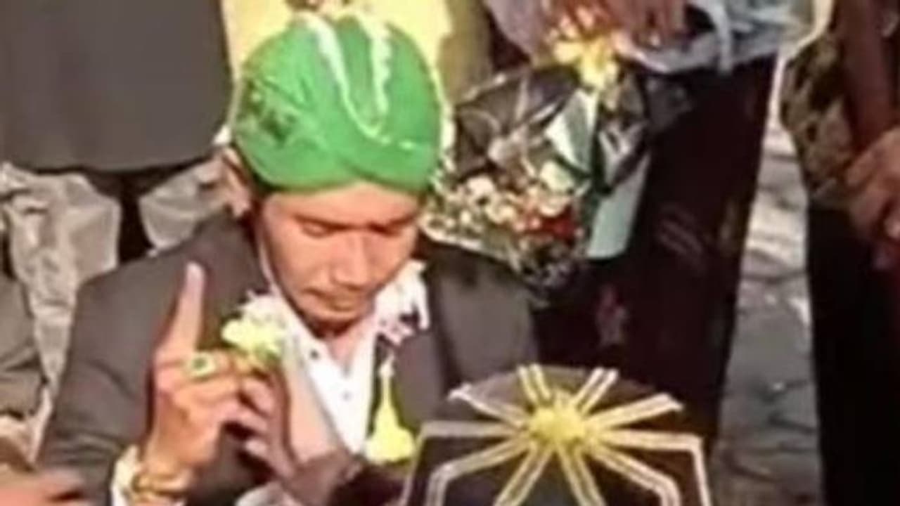  വൈറലാവാൻ വേണ്ടി പെണ്ണാടിനെ വിവാഹം കഴിച്ച് 44 കാരൻ, പിന്നീട് കരഞ്ഞുകൊണ്ട് മാപ്പ്...