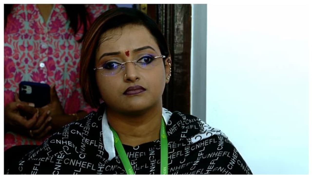 സ്വന്തം സുരക്ഷ കൂട്ടി സ്വപ്ന സുരേഷ്; രണ്ട് ബോഡിഗാര്ഡുകളെ നിയോഗിച്ചു സ്വന്തം സുരക്ഷ കൂട്ടി സ്വപ്ന സുരേഷ്; രണ്ട് ബോഡിഗാര്ഡുകളെ നിയോഗിച്ചു