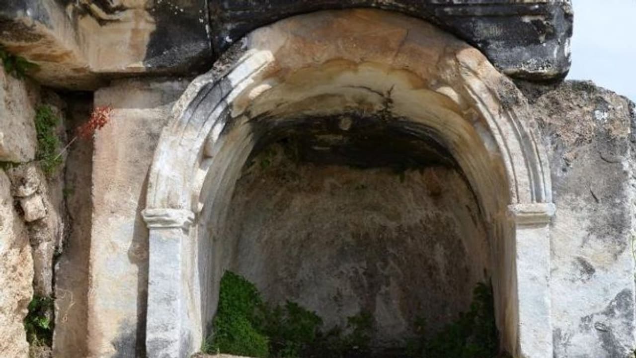 यह ग्रीक मंदिर नहीं, नर्क का दरवाजा है, अंदर गए तो मौत निश्चित! देवता छोड़ते हैं जहरीली गैस?