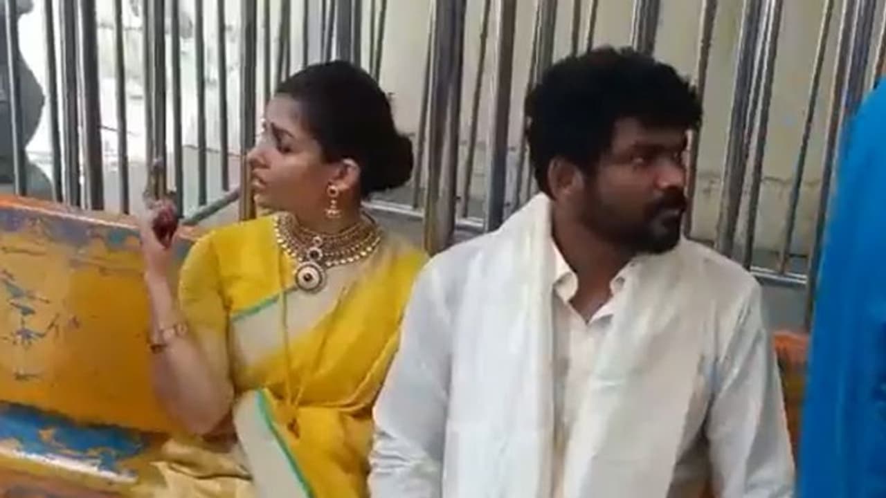 Nayanthara: திருமணம் முடிந்த கையோடு சர்சையில் சிக்கிய நயன் விக்கி...திருப்பதி தேவஸ்தானம் அளித்துள்ள விளக்கம்.. Nayanthara: திருமணம் முடிந்த கையோடு சர்சையில் சிக்கிய நயன் விக்கி...திருப்பதி தேவஸ்தானம் அளித்துள்ள விளக்கம்..