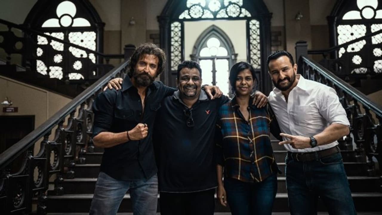 Vikram Vedha Movie : വിക്രം വേദ ഹിന്ദി റീമേക്കിന് പാക്കപ്പ്; സന്തോഷം പങ്കുവച്ച് ഹൃത്വിക് Vikram Vedha Movie : വിക്രം വേദ ഹിന്ദി റീമേക്കിന് പാക്കപ്പ്; സന്തോഷം പങ്കുവച്ച് ഹൃത്വിക്