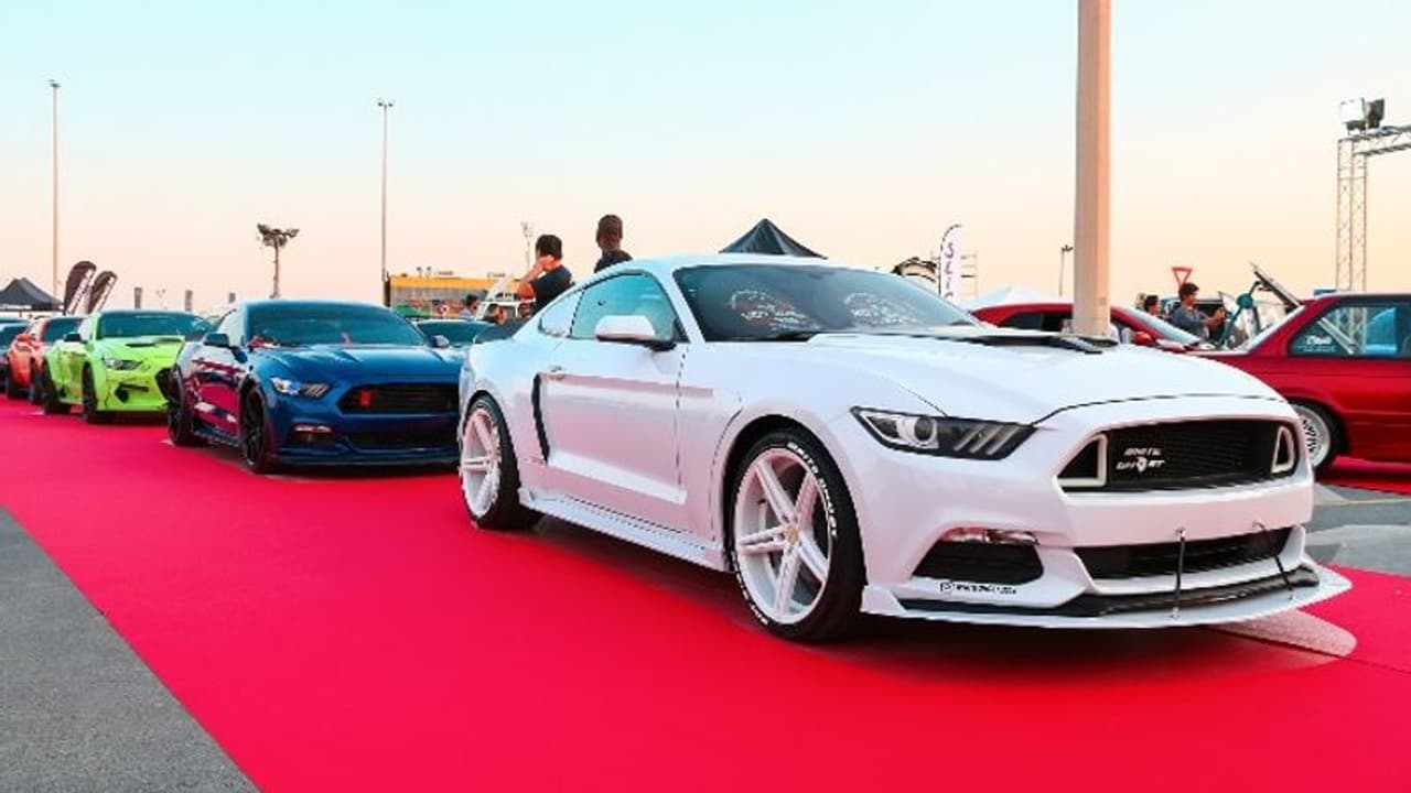 നൂറിലധികം സൂപ്പര് കാറുകളെയും മസില് കാറുകളെയും അണിനിരത്തി ദുബൈയില് ആദ്യ കന്തൂറ റാലിയൊരുങ്ങുന്നു നൂറിലധികം സൂപ്പര് കാറുകളെയും മസില് കാറുകളെയും അണിനിരത്തി ദുബൈയില് ആദ്യ കന്തൂറ റാലിയൊരുങ്ങുന്നു