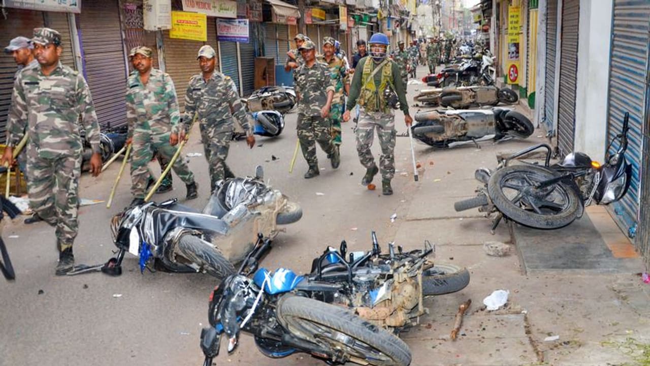 पैगंबर पर कमेंट से रांची में बवाल, तोड़फोड़, एक मौत कई घायल, बिहार के मंत्री नितिन नवीन की गाड़ी भी टूटी