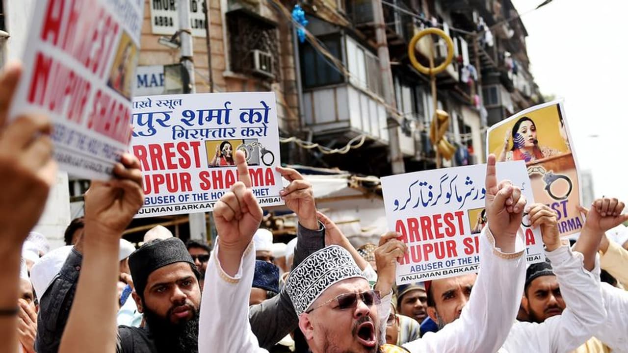 ഇസ്ലാമിനെയും മുസ്ലീങ്ങളെയും അപമാനിക്കുന്ന ടിവി ചർച്ചകളിൽ പങ്കെടുക്കരുതെന്ന് മുസ്ലിം പേഴ്സണൽ ലോ ബോർഡ് ഇസ്ലാമിനെയും മുസ്ലീങ്ങളെയും അപമാനിക്കുന്ന ടിവി ചർച്ചകളിൽ പങ്കെടുക്കരുതെന്ന് മുസ്ലിം പേഴ്സണൽ ലോ ബോർഡ്