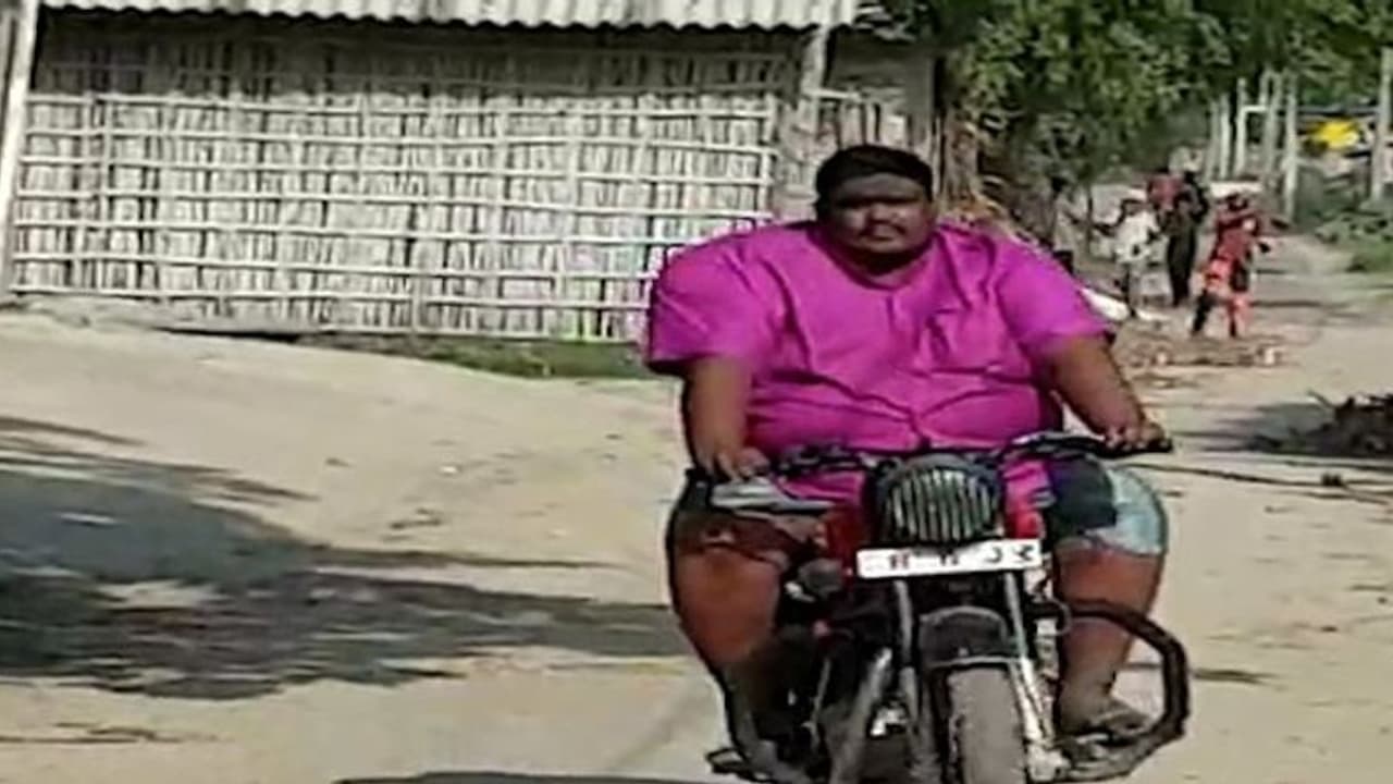 ये हैं बिहार के किसान रफीक अदनान, वजन 200 किलो, डाइट दस लोग के बराबर, जानिए कौन सी हो गई इनको बीमारी ये हैं बिहार के किसान रफीक अदनान, वजन 200 किलो, डाइट दस लोग के बराबर, जानिए कौन सी हो गई इनको बीमारी