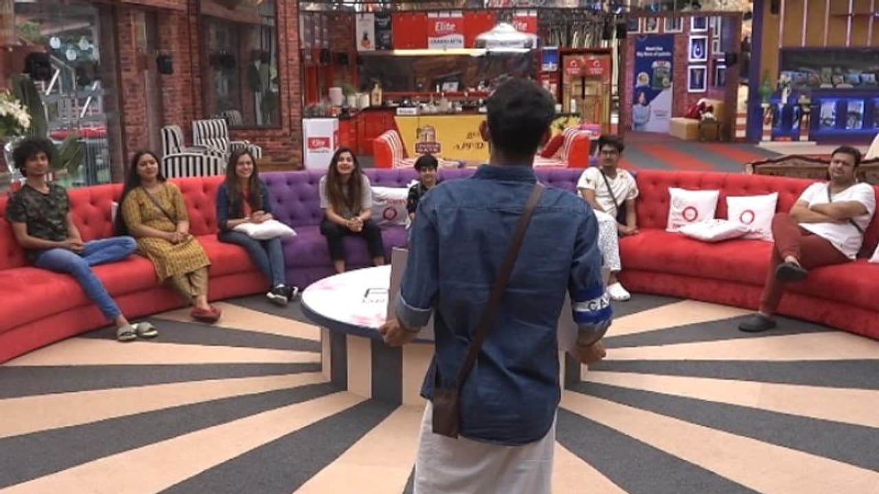 Bigg Boss 4 : ക്യാപ്റ്റന്സിയില് ഹാട്രിക്ക്! അഭിനന്ദനവുമായി ബിഗ് ബോസ് Bigg Boss 4 : ക്യാപ്റ്റന്സിയില് ഹാട്രിക്ക്! അഭിനന്ദനവുമായി ബിഗ് ബോസ്