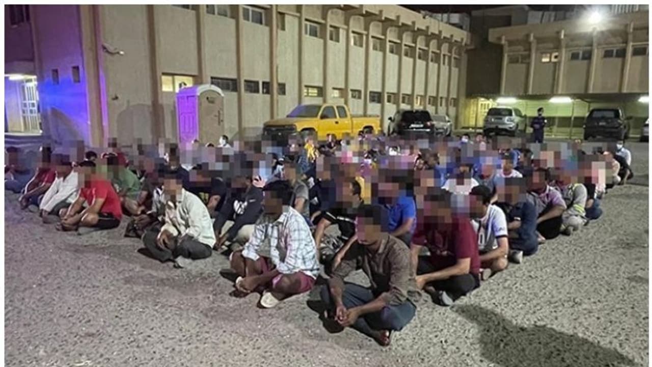 താമസ സ്ഥലങ്ങളില് വ്യാപക പരിശോധന; 328 പ്രവാസികള് അറസ്റ്റില് താമസ സ്ഥലങ്ങളില് വ്യാപക പരിശോധന; 328 പ്രവാസികള് അറസ്റ്റില്