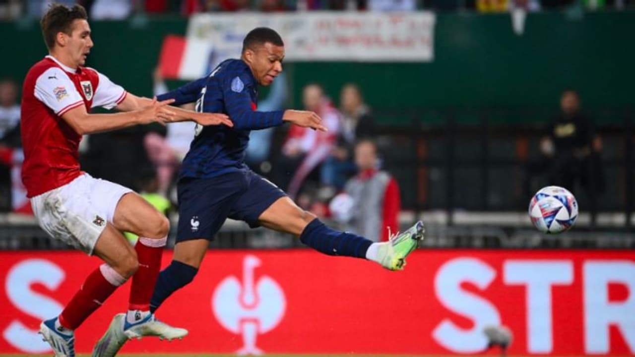 নেশনস লিগের তৃতীয় ম্যাচেও জয় পেল না ফ্রান্স, গোল করে দলের হার বাঁচালেন এমবাপে নেশনস লিগের তৃতীয় ম্যাচেও জয় পেল না ফ্রান্স, গোল করে দলের হার বাঁচালেন এমবাপে