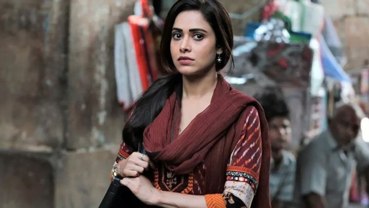 कंडोम बेचकर भी फिल्म को बचा नहीं सकीं नुसरत भरूचा, पहले ही दिन कैंसल हुए 'जनहित में जारी' के शो कंडोम बेचकर भी फिल्म को बचा नहीं सकीं नुसरत भरूचा, पहले ही दिन कैंसल हुए 'जनहित में जारी' के शो