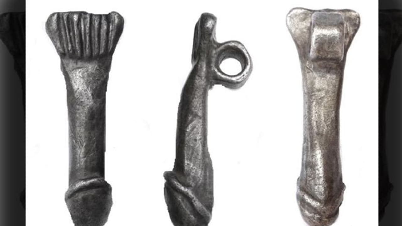 2000 വര്ഷം പഴക്കമുള്ള ലിംഗാകൃതിയിലുള്ള ലോക്കറ്റ്; ഉപയോഗിച്ചിരുന്നത് എന്തിനെന്നോ? 2000 വര്ഷം പഴക്കമുള്ള ലിംഗാകൃതിയിലുള്ള ലോക്കറ്റ്; ഉപയോഗിച്ചിരുന്നത് എന്തിനെന്നോ?