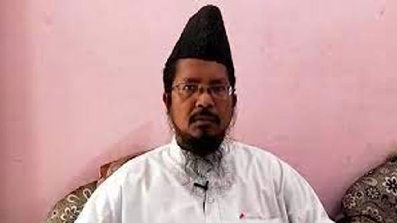 मौलाना शहाबुद्दीन रिजवी ने उपद्रवियों से की अपील, कहा अमन शांति के साथ कानून के दायरे में रह कर प्रदर्शन करें मौलाना शहाबुद्दीन रिजवी ने उपद्रवियों से की अपील, कहा अमन शांति के साथ कानून के दायरे में रह कर प्रदर्शन करें