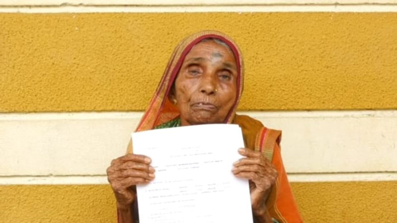 ಸಹಿ ಪಡೆದು ಆಸ್ತಿ ಲಪಟಾಯಿಸಿದ ಮಕ್ಕಳು, ಬಾಗಲಕೋಟೆ ವದ್ಧೆ ತಾಯಿಯ ಗೋಳಿನ ಕಥೆ ಸಹಿ ಪಡೆದು ಆಸ್ತಿ ಲಪಟಾಯಿಸಿದ ಮಕ್ಕಳು, ಬಾಗಲಕೋಟೆ ವದ್ಧೆ ತಾಯಿಯ ಗೋಳಿನ ಕಥೆ