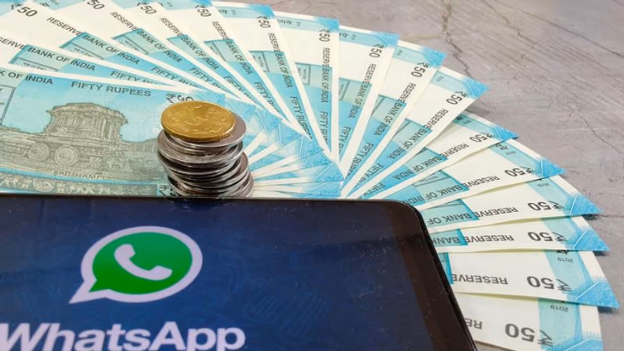 WhatsApp पर 1 रुपए भेजकर ऐसे पाएं 105 रुपए तक का कैशबैक, यहां जानिए क्या है तरीका WhatsApp पर 1 रुपए भेजकर ऐसे पाएं 105 रुपए तक का कैशबैक, यहां जानिए क्या है तरीका