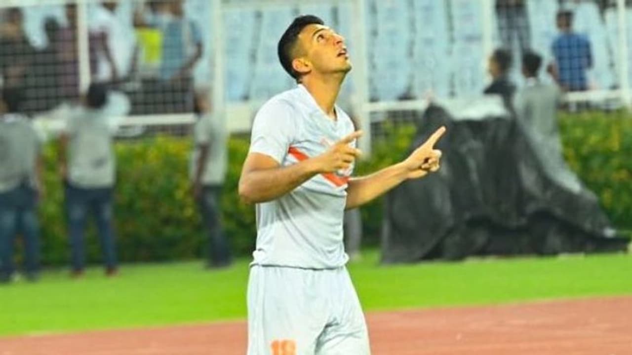 Asain Cup: ആദ്യം ഛേത്രിയുടെ ഫ്രീകിക്ക് ഗോള്, പിന്നാലെ സഹലിന്റെ വിജയഗോള്; വീഡിയോ കാണാം Asain Cup: ആദ്യം ഛേത്രിയുടെ ഫ്രീകിക്ക് ഗോള്, പിന്നാലെ സഹലിന്റെ വിജയഗോള്; വീഡിയോ കാണാം