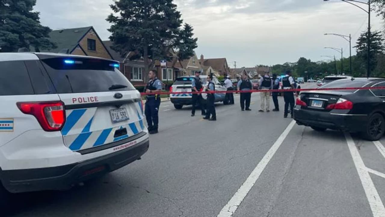 फिर गोलीबारी से दहला अमेरिका, शिकागो के एक नाइट क्लब में फायरिंग से 2 की मौत फिर गोलीबारी से दहला अमेरिका, शिकागो के एक नाइट क्लब में फायरिंग से 2 की मौत