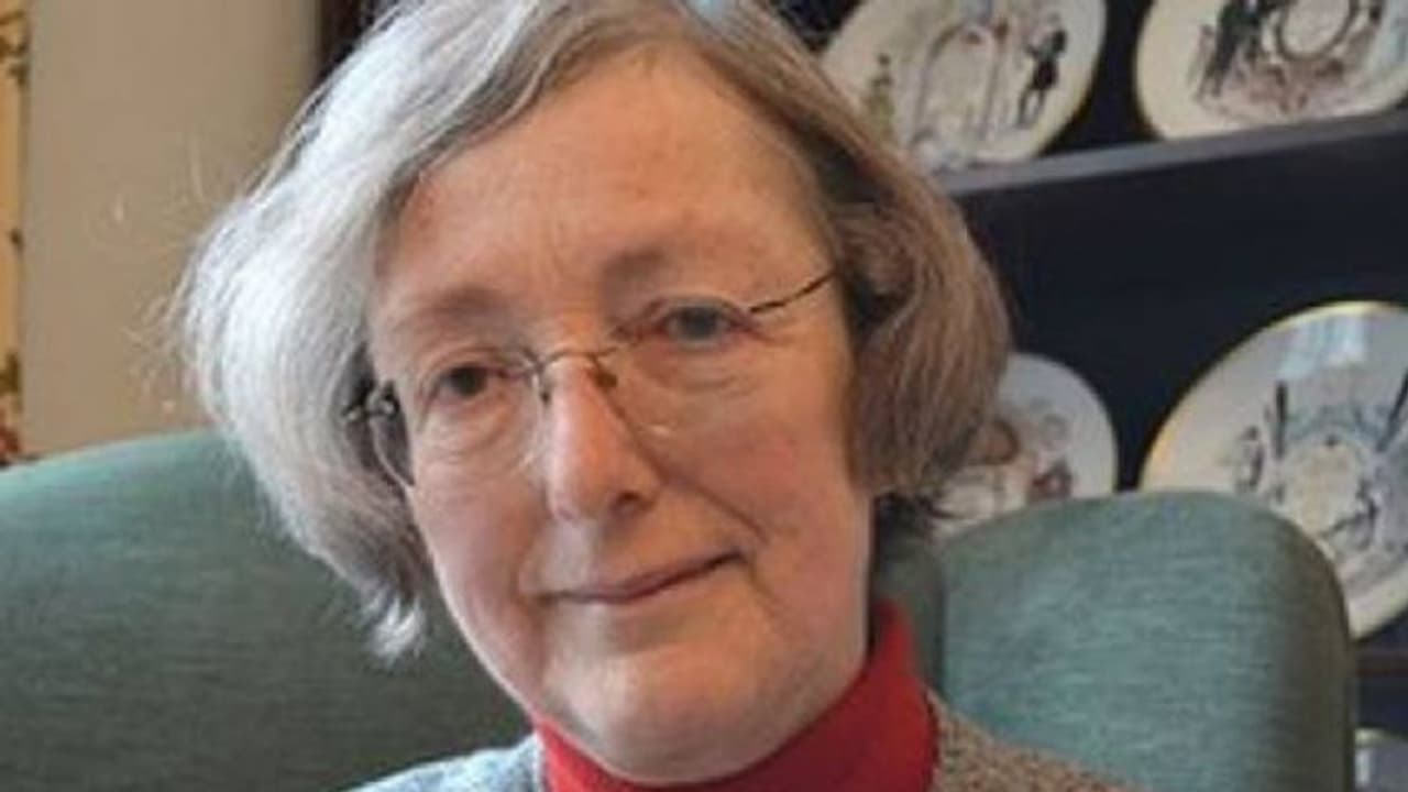 മരിച്ചുപോയ ഭർത്താവിന്റെ ശബ്ദം കേൾക്കാനായി മുടങ്ങാതെ റെയിൽവേ സ്റ്റേഷനിൽ എത്തുന്ന സ്ത്രീ!