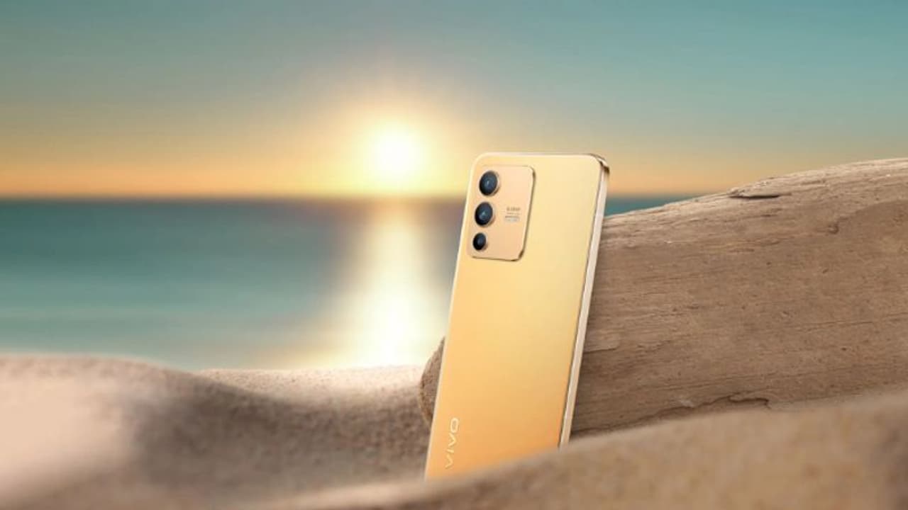 कलर चेंजिंग Vivo V23 5G स्मार्टफोन पर बंपर ऑफर्स, 12,500 रुपए के डिस्काउंट में खरीदने का मौका!