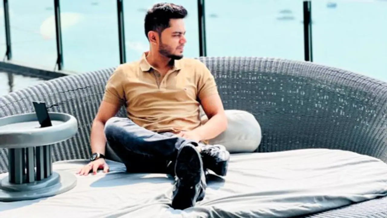 Anish Singh Thakur's YouTube channel "Booming Bulls" touched the milestone of 1 Million Subscribers