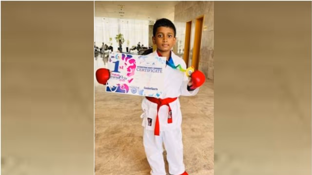 അന്താരാഷ്ട്ര കാരാട്ടെ ടൂര്ണമെന്റില് ഇരട്ട സ്വര്ണം നേടി പ്രവാസി മലയാളി വിദ്യാര്ഥി അന്താരാഷ്ട്ര കാരാട്ടെ ടൂര്ണമെന്റില് ഇരട്ട സ്വര്ണം നേടി പ്രവാസി മലയാളി വിദ്യാര്ഥി