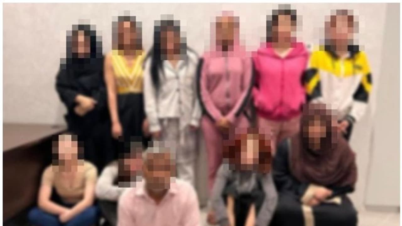 വേശ്യാവ‍ൃത്തി; പരിശോധനയില്‍ പ്രവാസികള്‍ അറസ്റ്റിലായി