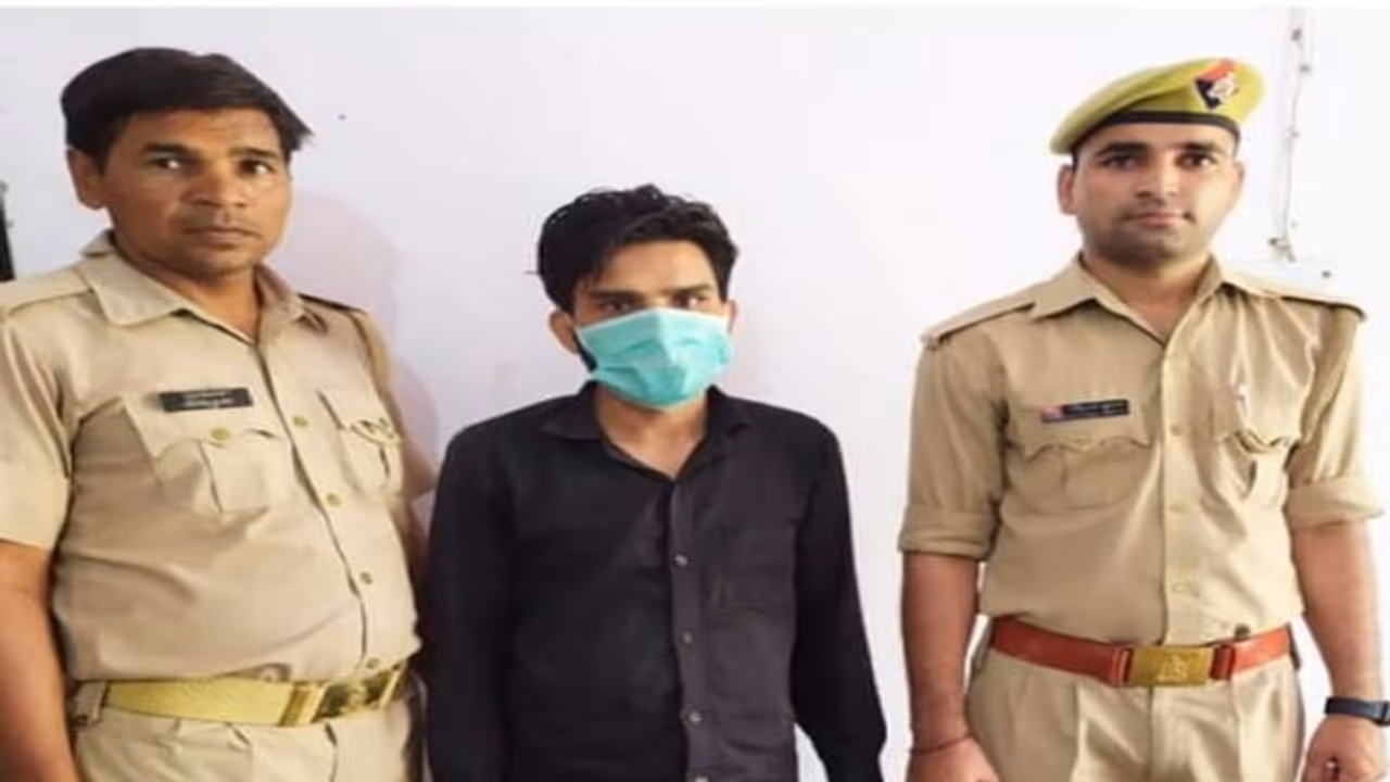 बुलंदशहर: पैगंबर विवाद के बीच फेसबुक पर पोस्ट किया आपत्तिजनक वीडियो, पुलिस ने किया गिरफ्तार बुलंदशहर: पैगंबर विवाद के बीच फेसबुक पर पोस्ट किया आपत्तिजनक वीडियो, पुलिस ने किया गिरफ्तार