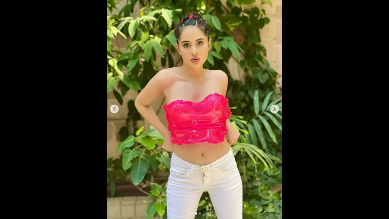 নিজের নাম বদলে দিলেন উরফি, হঠাৎ কি এমন হলো যে নাম পরিবর্তন করতে হলো তাঁকে? নিজের নাম বদলে দিলেন উরফি, হঠাৎ কি এমন হলো যে নাম পরিবর্তন করতে হলো তাঁকে?