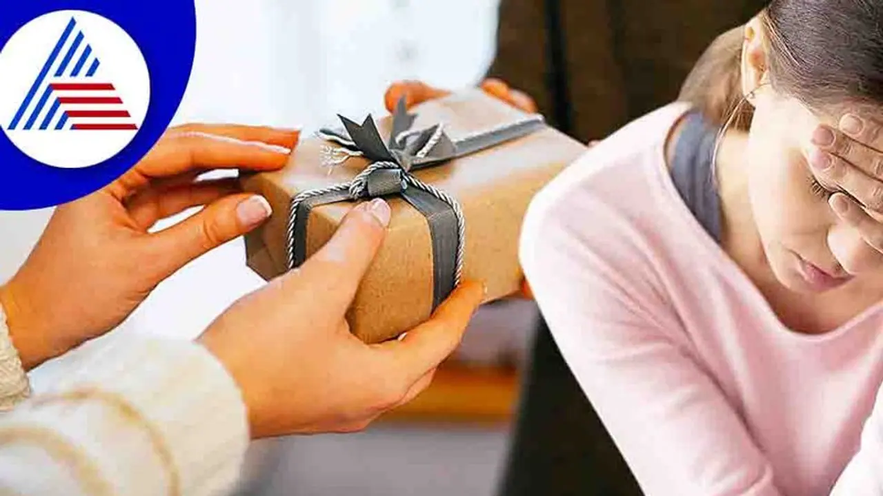 ಹುಡುಗಿಯರಾದರೆ ಏನಾದರೂ ಕೊಡಬಹುದು, ಹುಡಗರಿಗೇನು ಗಿಫ್ಟ್ ಕೊಡೋದು? ಹುಡುಗಿಯರಾದರೆ ಏನಾದರೂ ಕೊಡಬಹುದು, ಹುಡಗರಿಗೇನು ಗಿಫ್ಟ್ ಕೊಡೋದು?