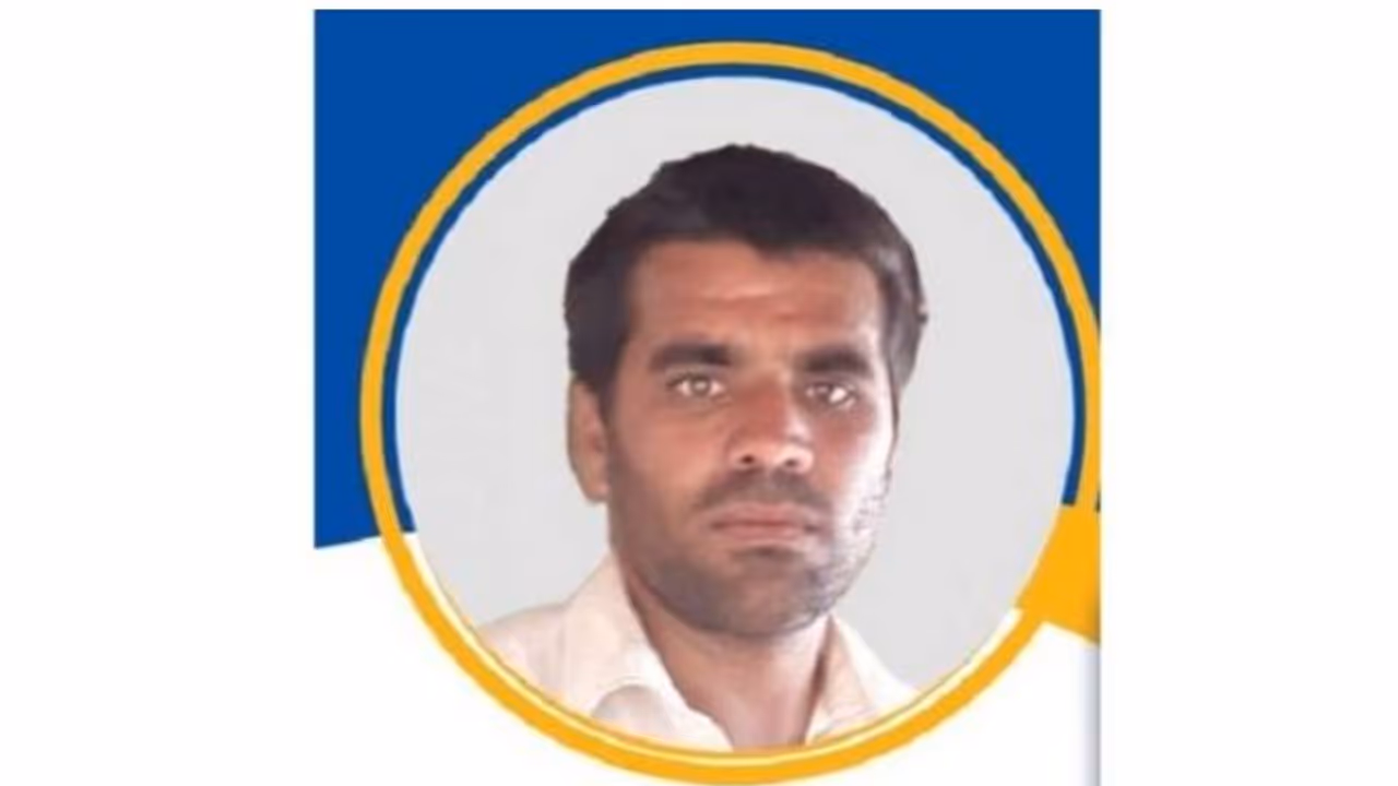 ഒമാനില് കാണാതായ പ്രവാസിയെ കണ്ടെത്താന് ജനങ്ങളുടെ സഹായം തേടി പൊലീസ് ഒമാനില് കാണാതായ പ്രവാസിയെ കണ്ടെത്താന് ജനങ്ങളുടെ സഹായം തേടി പൊലീസ്