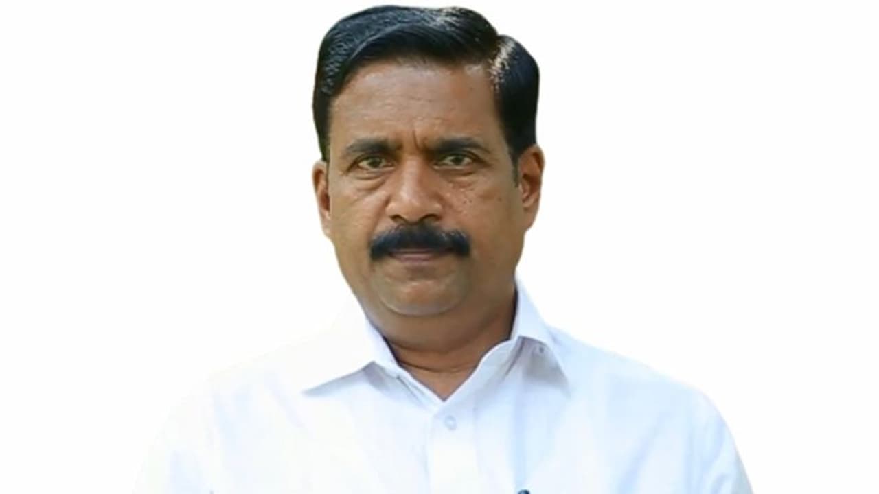 മഹിളാ കോൺഗ്രസ് പ്രവർത്തകർക്ക് നേരെ സ്ത്രീവിരുദ്ധ പരാമർശവുമായി നെന്മാറ എംഎൽഎ, മാപ്പുപറയണമെന്ന് കോൺഗ്രസ് മഹിളാ കോൺഗ്രസ് പ്രവർത്തകർക്ക് നേരെ സ്ത്രീവിരുദ്ധ പരാമർശവുമായി നെന്മാറ എംഎൽഎ, മാപ്പുപറയണമെന്ന് കോൺഗ്രസ്