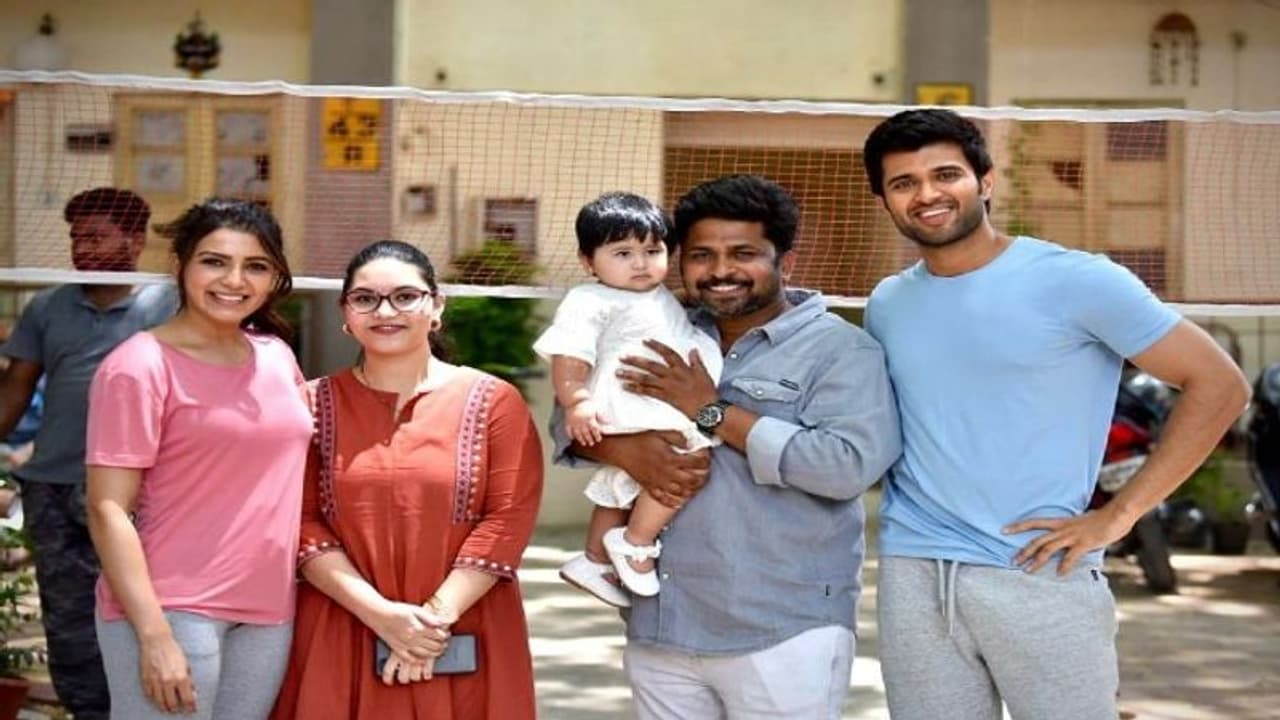 Kushi Shooting: లిటిల్ ఖుషీతో విజయ్ దేవరకొండ, సమంత వైరల్ పిక్ Kushi Shooting: లిటిల్ ఖుషీతో విజయ్ దేవరకొండ, సమంత వైరల్ పిక్