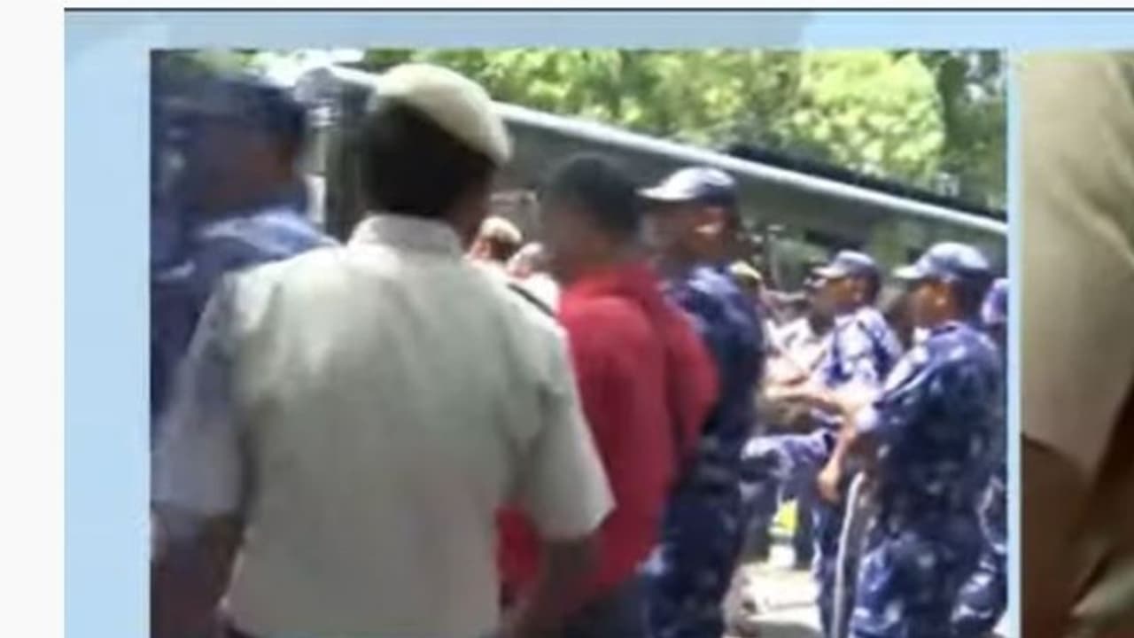 രാഹുലിന്‍റെ ചോദ്യംചെയ്യല്‍: ദില്ലിയില്‍ ഇന്നും പ്രതിഷേധം, സംഘര്‍ഷം, ജെബി മേത്തറിനെ കസ്റ്റഡിയിലെടുത്തു