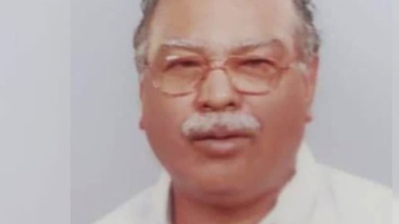 உடல்நலக்குறைவால் முன்னாள் திமுக எம்எல்ஏ உயிரிழப்பு.. அதிர்ச்சியில் உ.பி.க்கள்..! உடல்நலக்குறைவால் முன்னாள் திமுக எம்எல்ஏ உயிரிழப்பு.. அதிர்ச்சியில் உ.பி.க்கள்..!